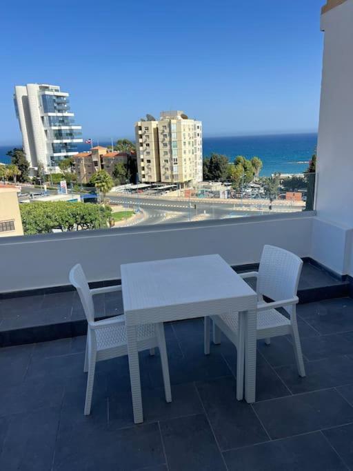 Seaview, 1 Bedroom Apt With A Pool Limassol Eksteriør billede