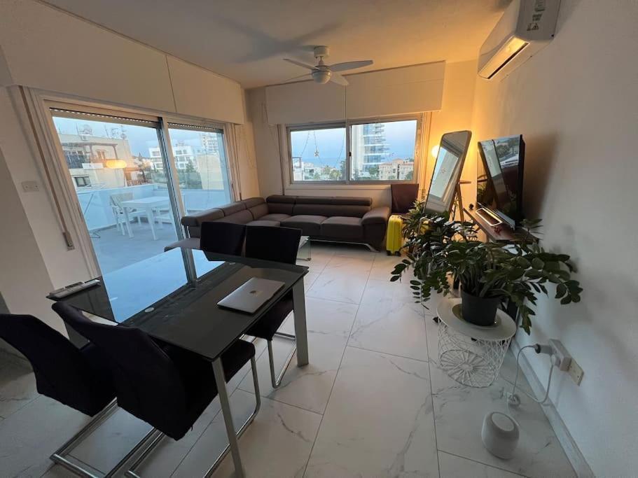Seaview, 1 Bedroom Apt With A Pool Limassol Eksteriør billede